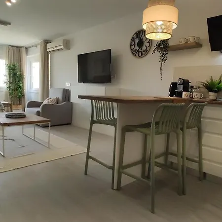 Precioso Loft Con Piscina Cerca De Playa Del Bajondillo En Torremolinos Torremolinos